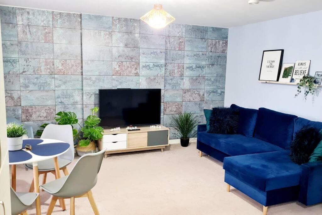 Stylish 2 Bedroom Apartment / Free Gated Parking กลาสโกว์ ภายนอก รูปภาพ